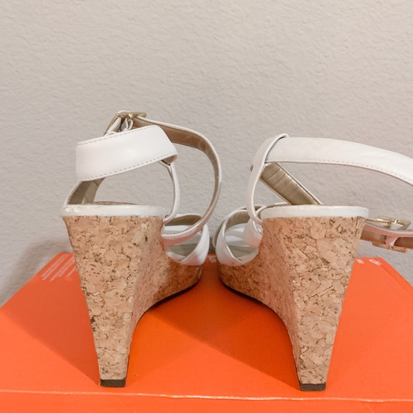 Adrienne Vittadini wedge sandals sz 10 - Picture 3 of 5
